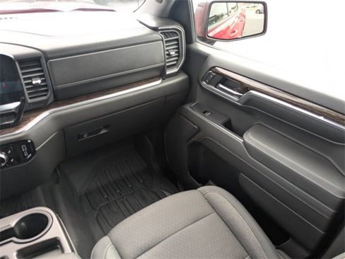 Used 2024 GMC Sierra 1500 Elevation image 17