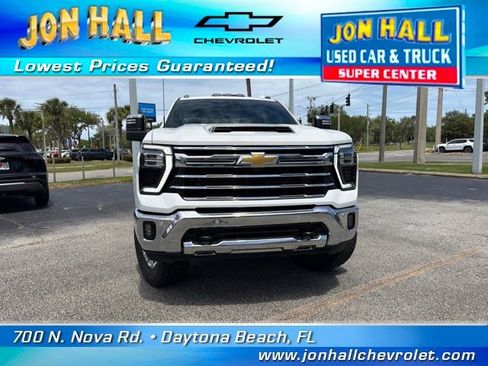 Used 2025 Chevrolet Silverado 2500 LTZ w/ LTZ Convenience Package image 16