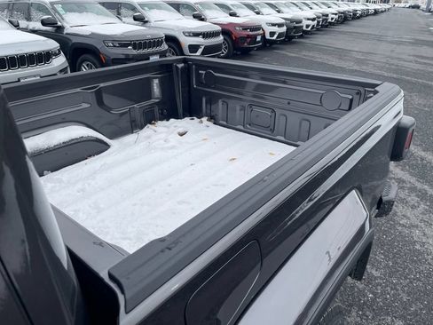 New 2026 Jeep Gladiator Sport AWD/4WD image 17