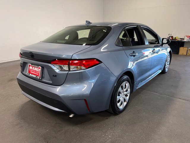 Used 2022 Toyota Corolla LE FWD image 3
