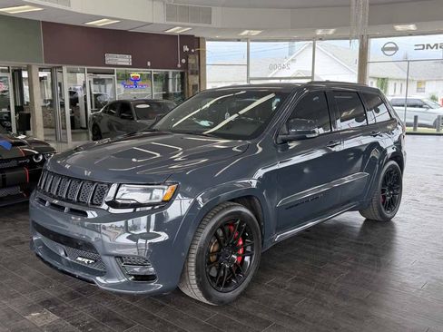 Used 2018 Jeep Grand Cherokee SRT w/ Trailer Tow Group IV AWD/4WD image 14