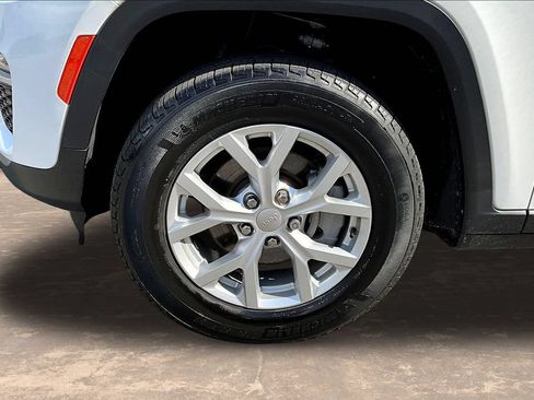 Used 2023 Jeep Grand Cherokee Limited RWD image 34
