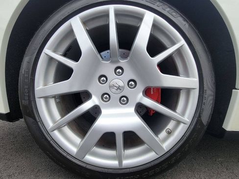 Used 2017 Maserati GranTurismo Convertible RWD image 38