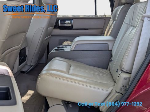 Used 2016 Lincoln Navigator Select RWD image 11
