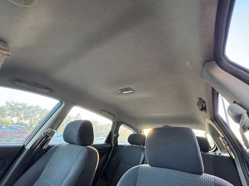 Used 2005 Toyota Matrix XR image 10