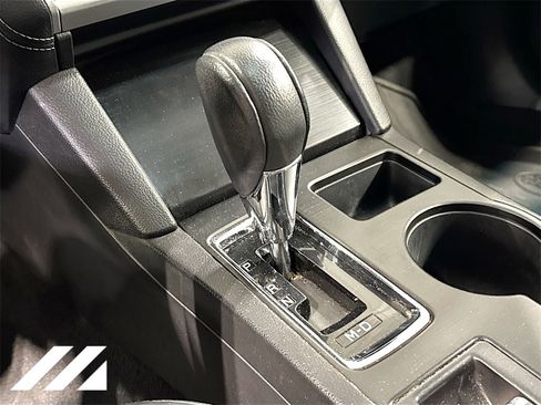 Used 2019 Subaru Outback 2.5i Limited w/ Popular Package #2 image 19