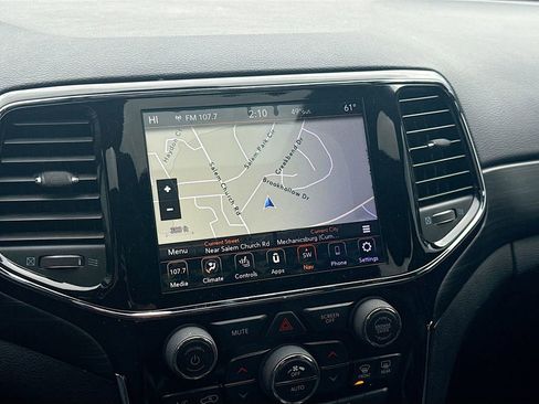 Used 2019 Jeep Grand Cherokee Altitude image 12