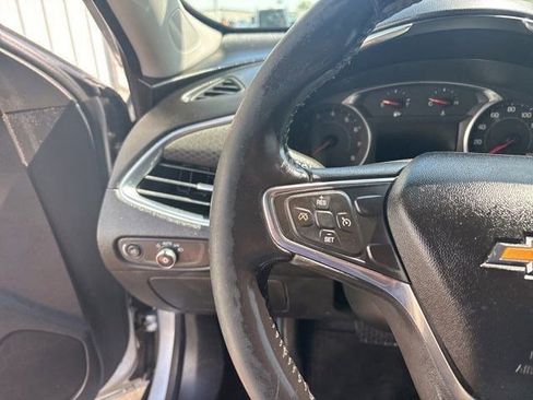Used 2018 Chevrolet Malibu LT w/ Sport Package FWD image 17
