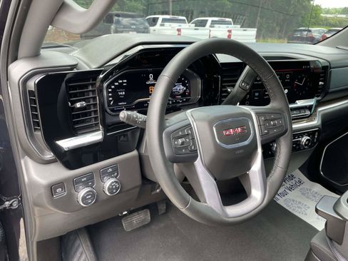 Used 2024 GMC Sierra 1500 Elevation AWD/4WD image 7