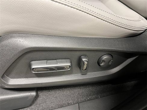 New 2025 Honda Pilot Touring image 11