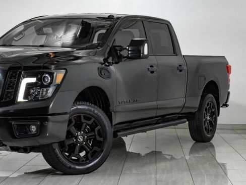 Used 2019 Nissan Titan SL w/ Midnight Edition image 55