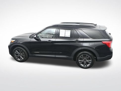 Certified 2023 Ford Explorer XLT w/ Equipment Group 202A AWD/4WD image 31