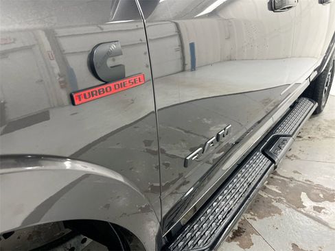 Used 2022 RAM 2500 Laramie w/ Night Edition image 28