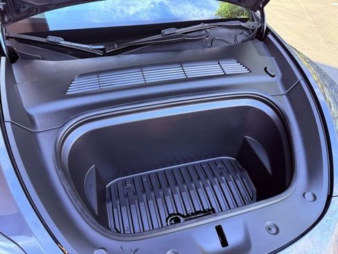 Used 2022 Tesla Model Y Performance image 31