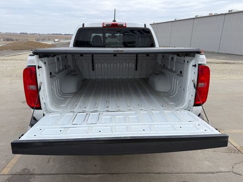 Used 2016 Chevrolet Colorado LT w/ LT Convenience Package image 12