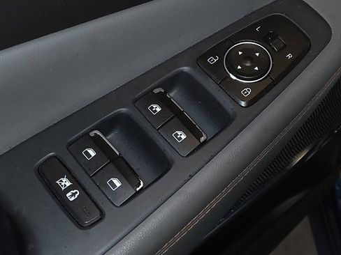 Used 2020 Hyundai Santa Fe Limited w/ Cargo Package image 27