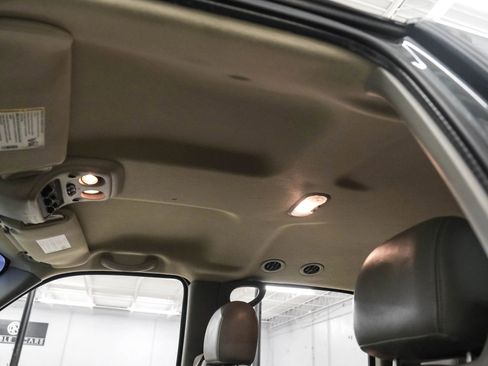 Used 2003 Chevrolet Suburban LT w/ LT Preferred Equipment Group RWD image 23