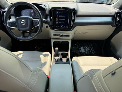 Used 2019 Volvo XC40 T5 Momentum AWD/4WD image 12