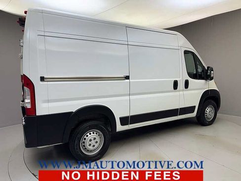 Used 2024 RAM ProMaster 2500 w/ Convenience Group FWD image 5