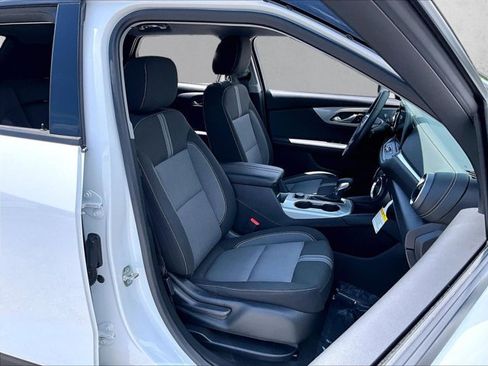 Used 2024 Chevrolet Blazer LT w/ Driver Confidence Package FWD image 9