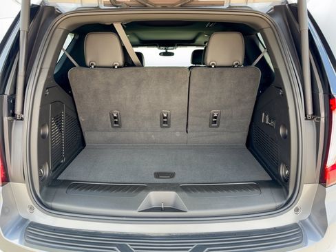 Used 2022 GMC Yukon SLT w/ SLT Premium Package RWD image 28