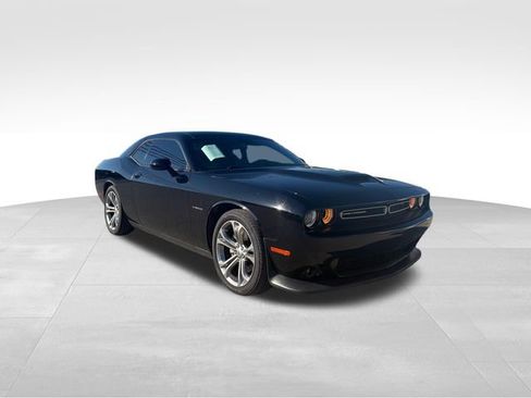 Used 2022 Dodge Challenger R/T RWD image 3
