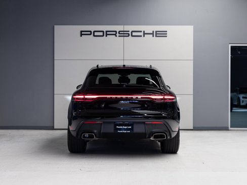 Certified 2026 Porsche Macan AWD/4WD image 6