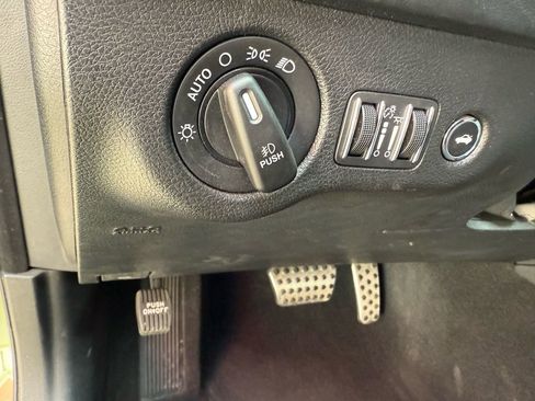 Used 2020 Dodge Charger Scat Pack w/ Dynamics Package RWD image 29