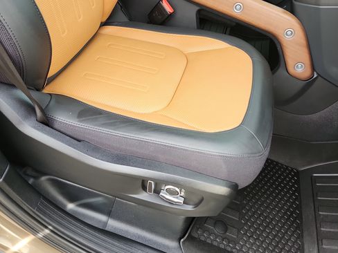 Used 2024 Land Rover Defender 130 X image 15