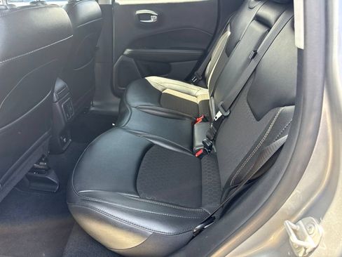 Used 2020 Jeep Compass Latitude FWD image 6