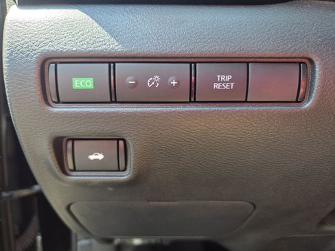 Used 2024 Nissan Sentra SV w/ SV Premium Package FWD image 13