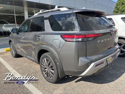 Used 2024 Nissan Pathfinder SL w/ SL Premium Package image 7