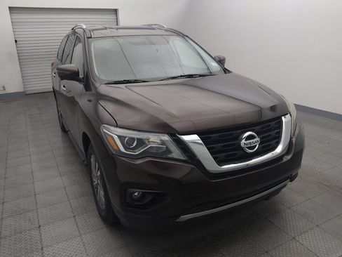 Used 2019 Nissan Pathfinder SL FWD image 14