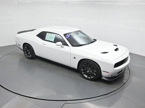 Used 2020 Dodge Challenger R/T Scat Pack RWD image 37
