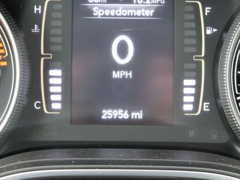 Used 2019 Jeep Cherokee Latitude w/ Popular Appearance Group image 15