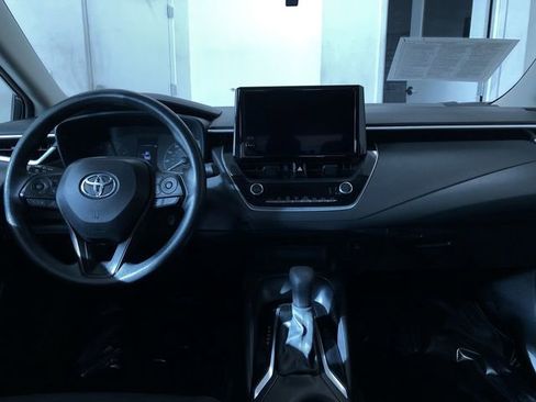 Used 2025 Toyota Corolla LE image 17