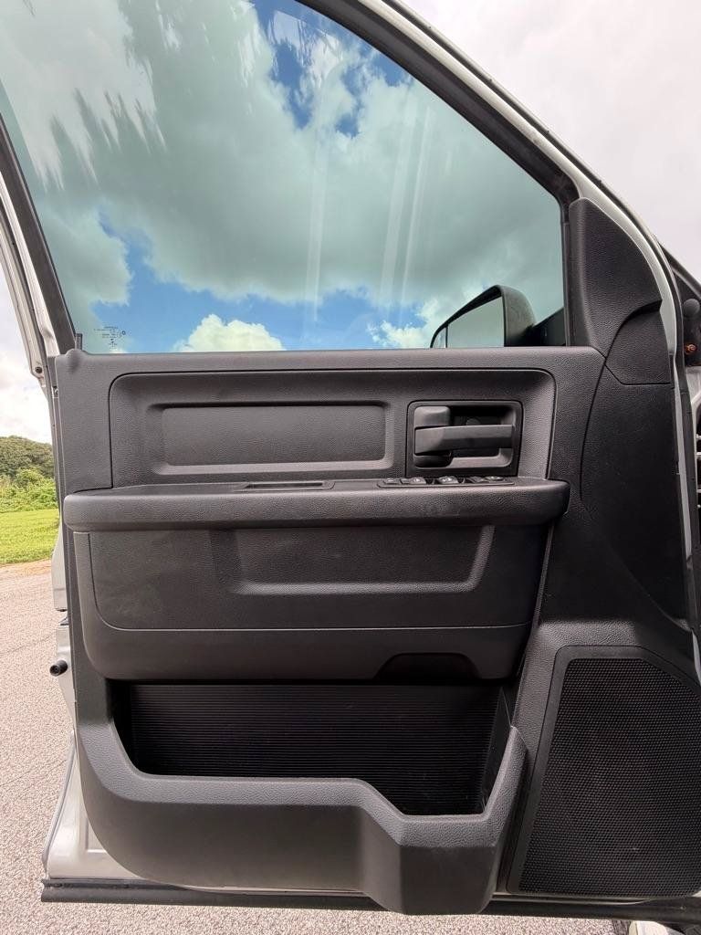 Used 2015 RAM 2500 Tradesman w/ Chrome Appearance Group AWD/4WD image 10