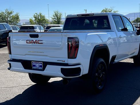 Certified 2025 GMC Sierra 2500 AT4 AWD/4WD image 5