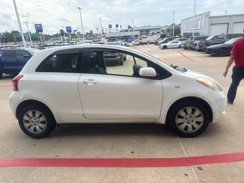 Used 2007 Toyota Yaris 2-Door Hatchback FWD image 1
