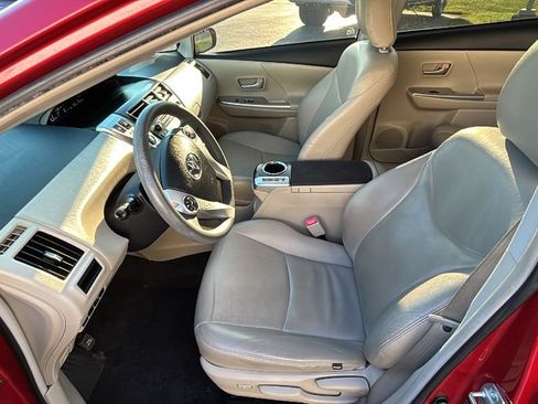 Used 2014 Toyota Prius V Three FWD image 25