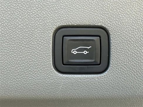 Used 2023 Cadillac XT6 Premium Luxury w/ Technology Package image 13