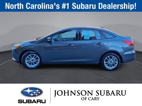 Used 2017 Ford Focus SE image 5