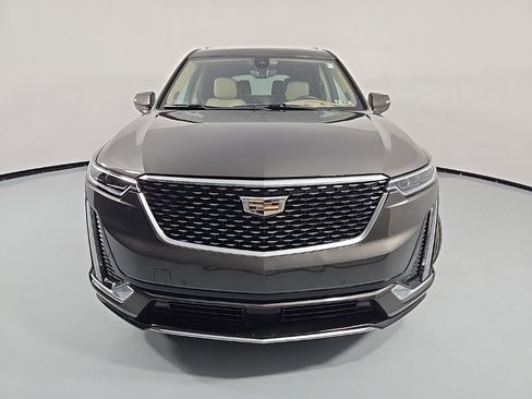 Used 2020 Cadillac XT6 Premium Luxury w/ Platinum Package image 2