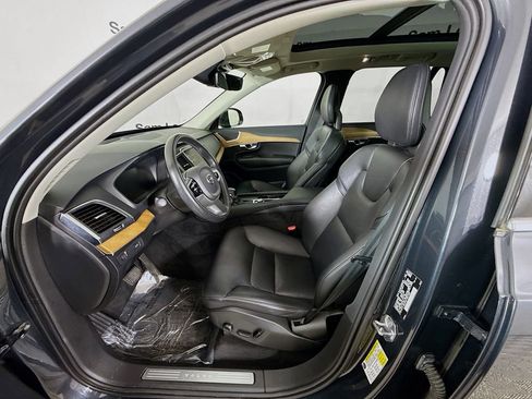 Used 2021 Volvo XC90 T6 Momentum image 21