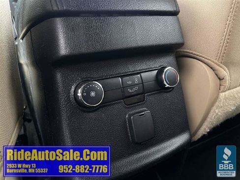 Used 2017 Ford Explorer XLT w/ Equipment Group 201A AWD/4WD image 32