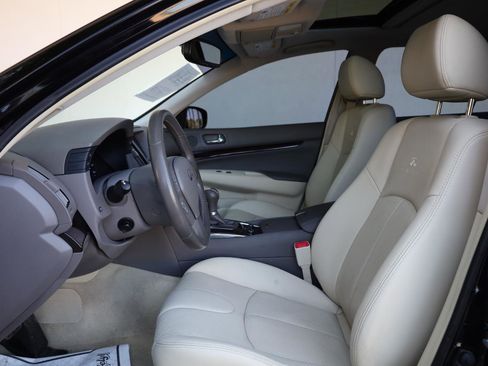Used 2013 INFINITI G37 Journey w/ Premium Pkg image 14