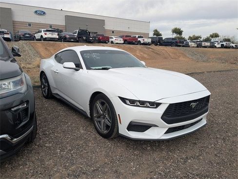 Used 2024 Ford Mustang Coupe image 3
