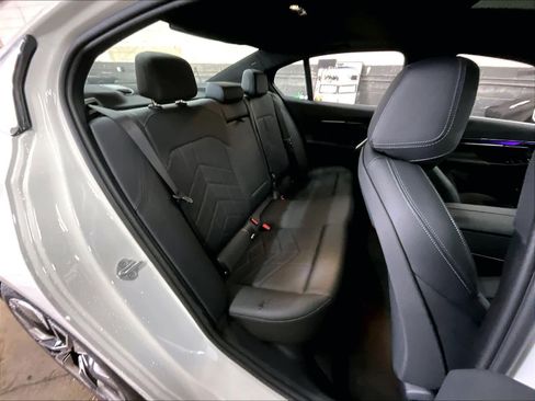 Certified 2026 BMW i5 eDrive40 image 29