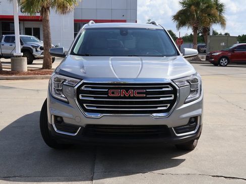 Used 2024 GMC Terrain SLT image 23
