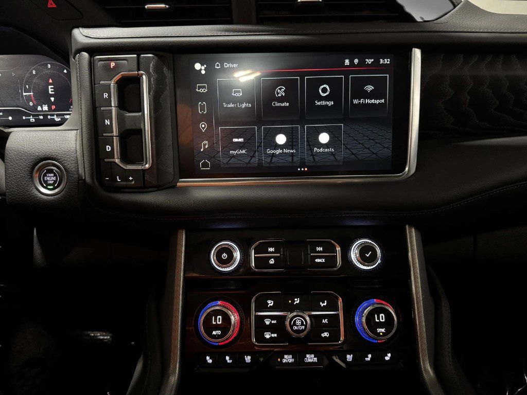 Used 2022 GMC Yukon XL Denali AWD/4WD image 20